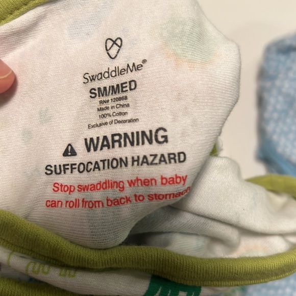 SwaddleMe Set of 2 Easy Swaddles small/medium size - Picture 4 of 4